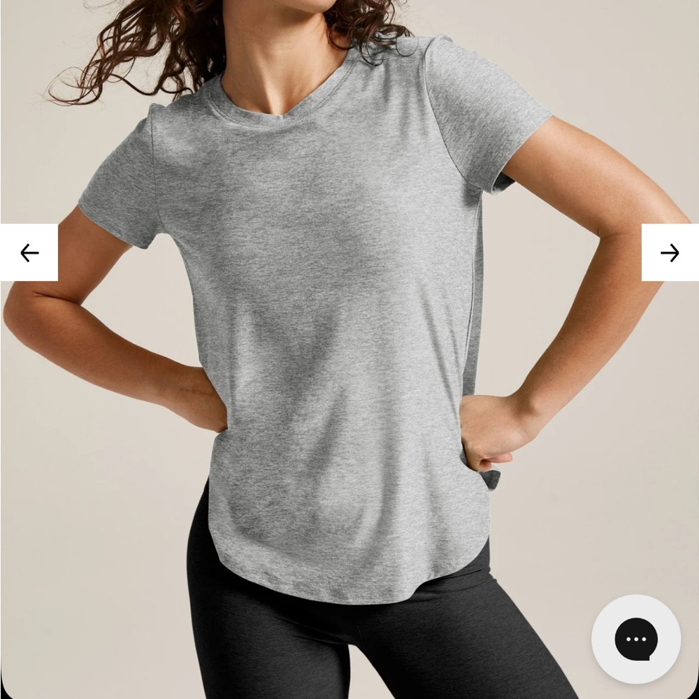NWOT ✨Beyond Yoga Light Gray Short Sleeve Tee
